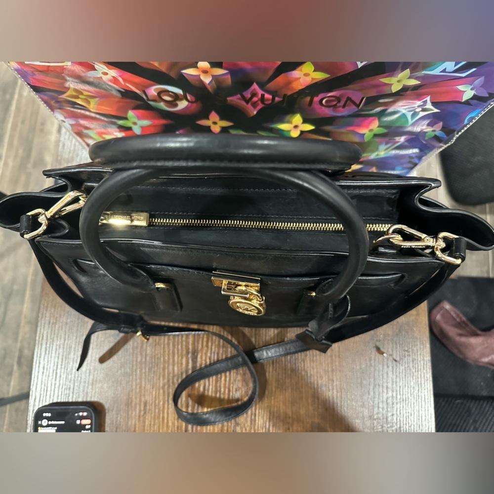 Michael Kors Hamilton Large Soft Leather Satchel Bag Lock Black GUC​​ - Picture 4 of 12